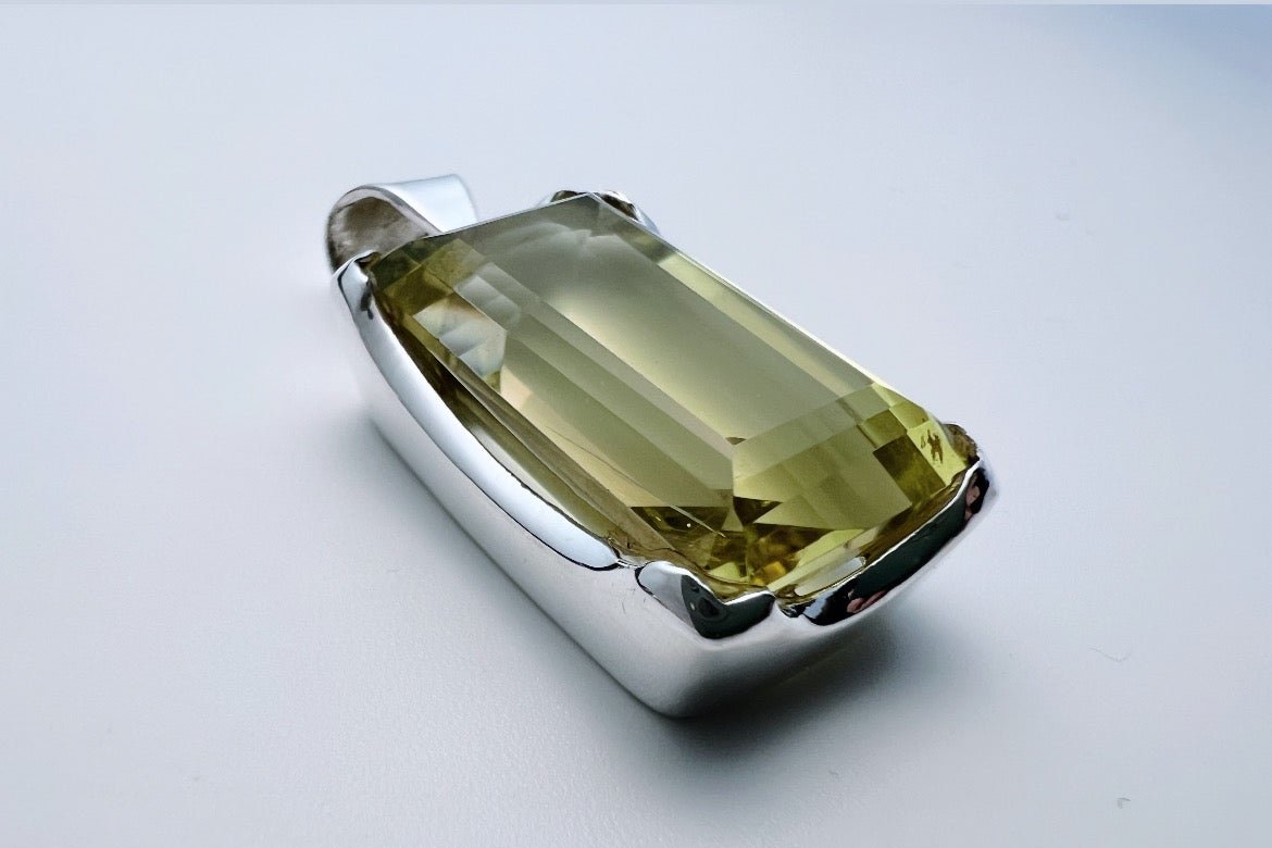 LEMON QUARTZ BAGUETTE I